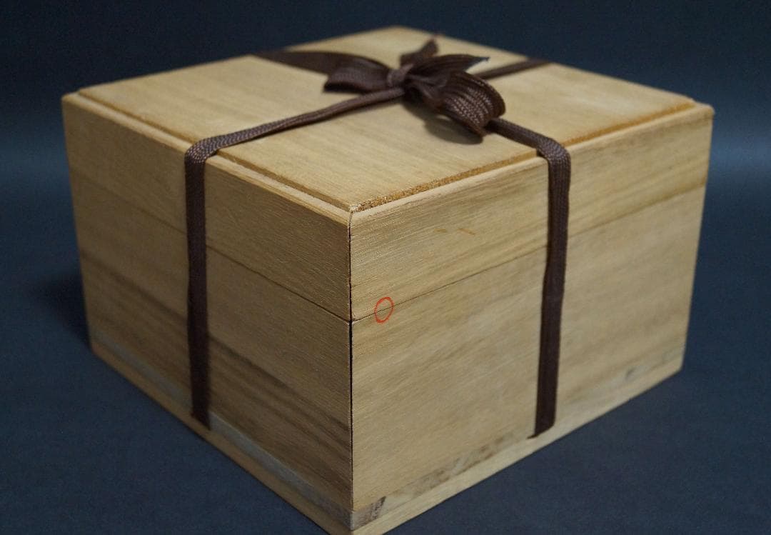 湖巌 松月窯 青磁象嵌『牡丹唐草文』辰砂 茶碗 抹茶碗 箱付 / 茶道具