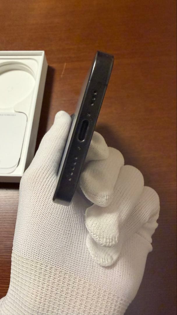 iPhone 15 Pro 256GB ブラックチタニウム　Simフリー