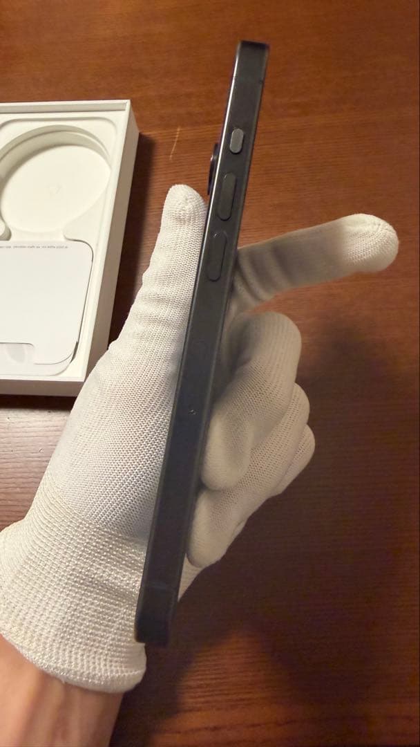 iPhone 15 Pro 256GB ブラックチタニウム　Simフリー