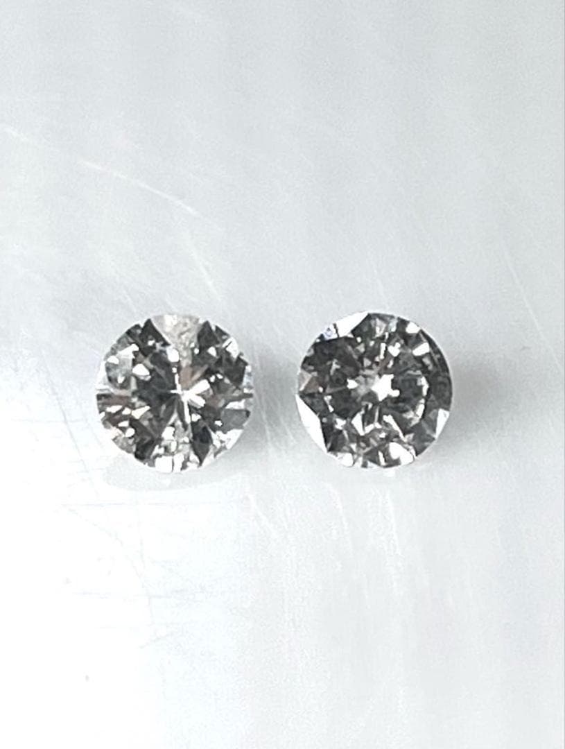 PT天然ダイヤモンドピアス 計0.9ct 鑑別カード付