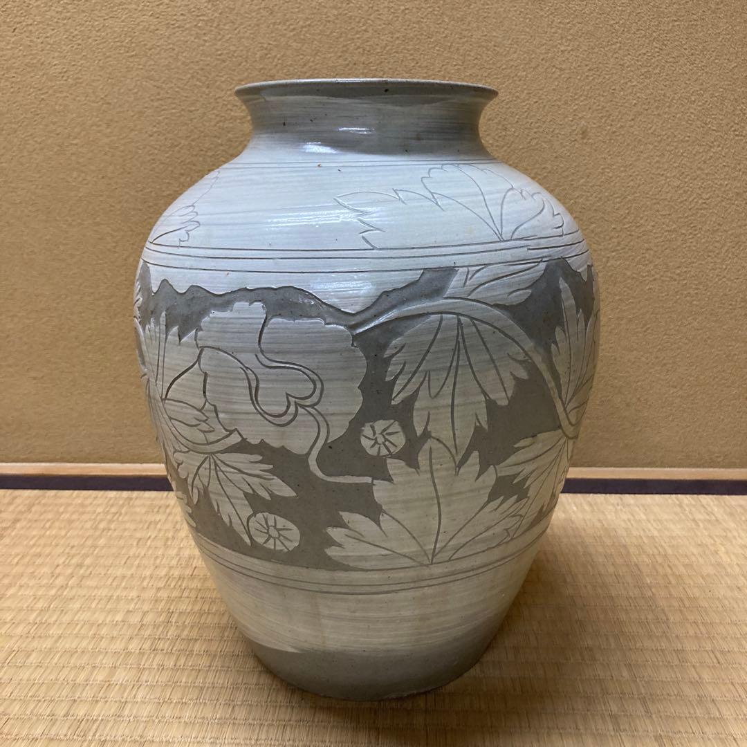 李朝白化粧描き落とし壺