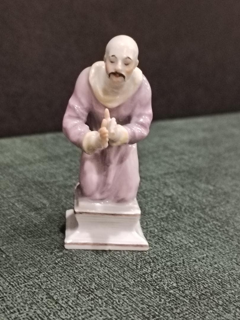 マイセン　紫色 陶器製 人物像