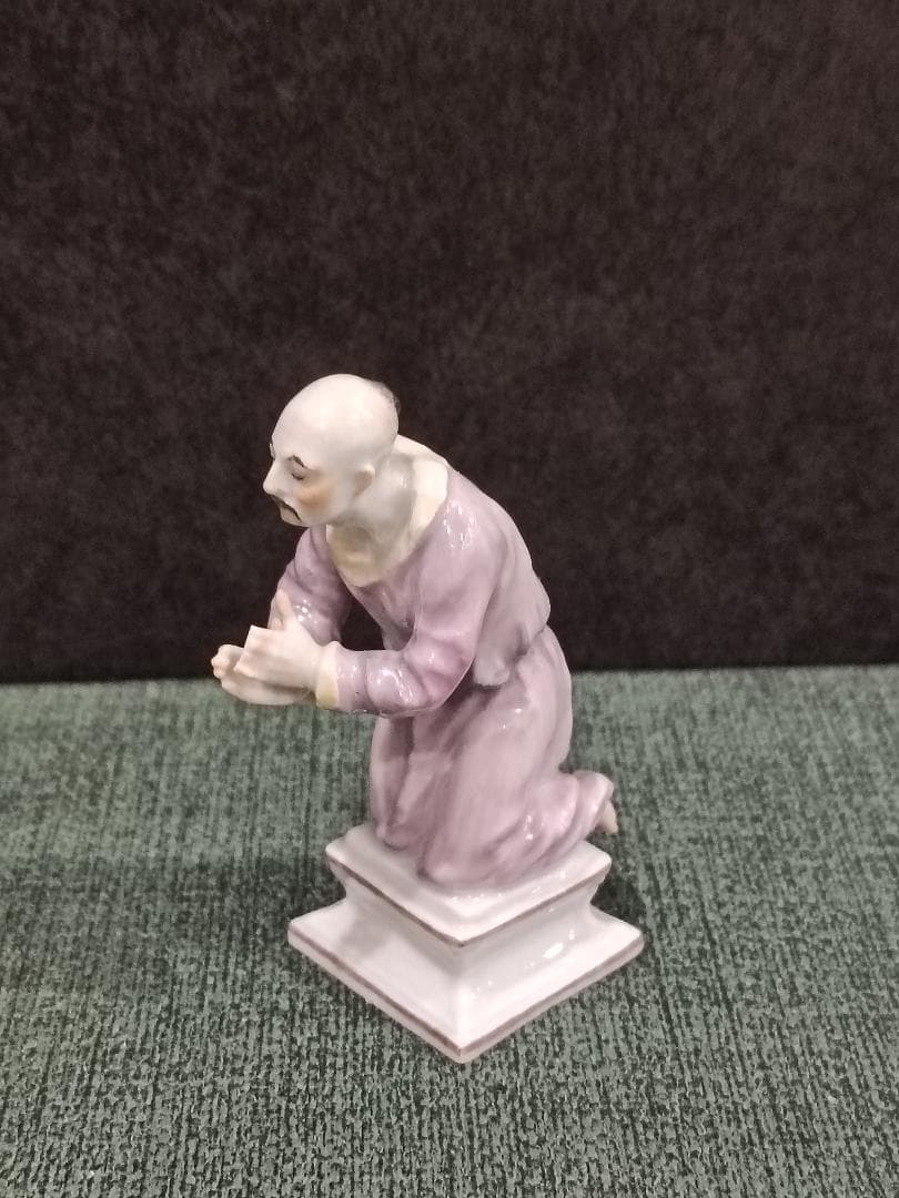 マイセン　紫色 陶器製 人物像