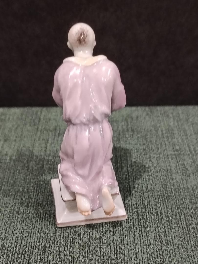 マイセン　紫色 陶器製 人物像