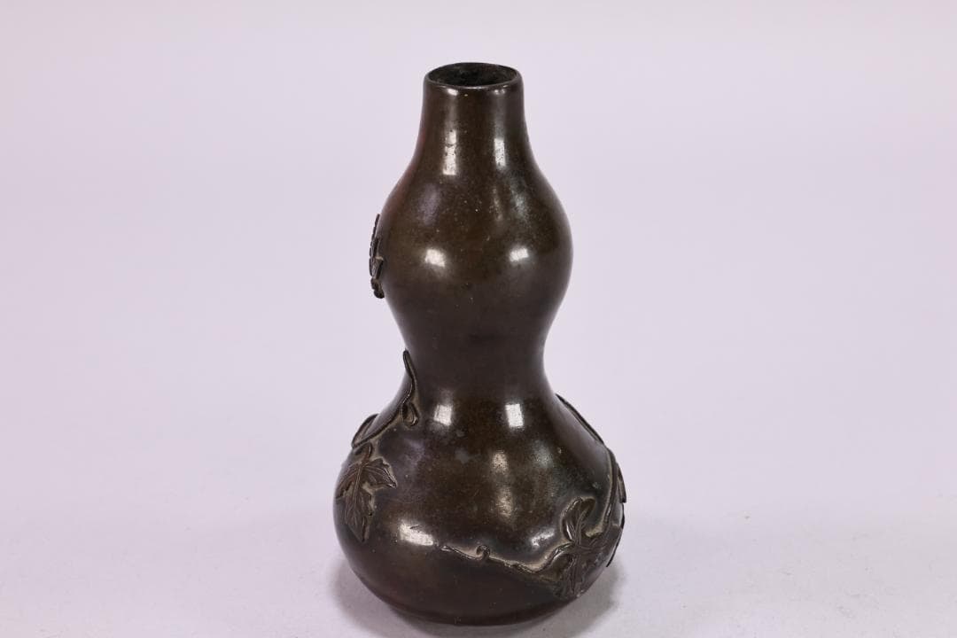 古銅製　赤銅　大明仙徳　瓢箪型　高盛彫刻　蜻蛉蔦紋　置物　一輪挿し　花器　筆立