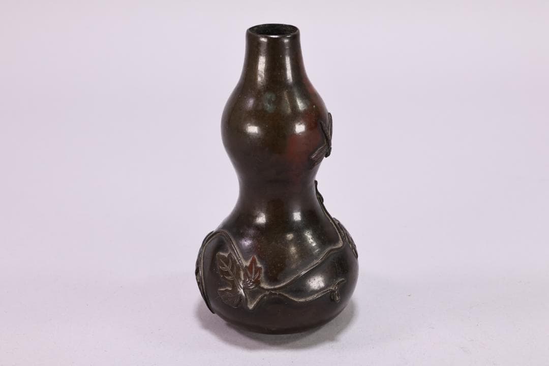 古銅製　赤銅　大明仙徳　瓢箪型　高盛彫刻　蜻蛉蔦紋　置物　一輪挿し　花器　筆立