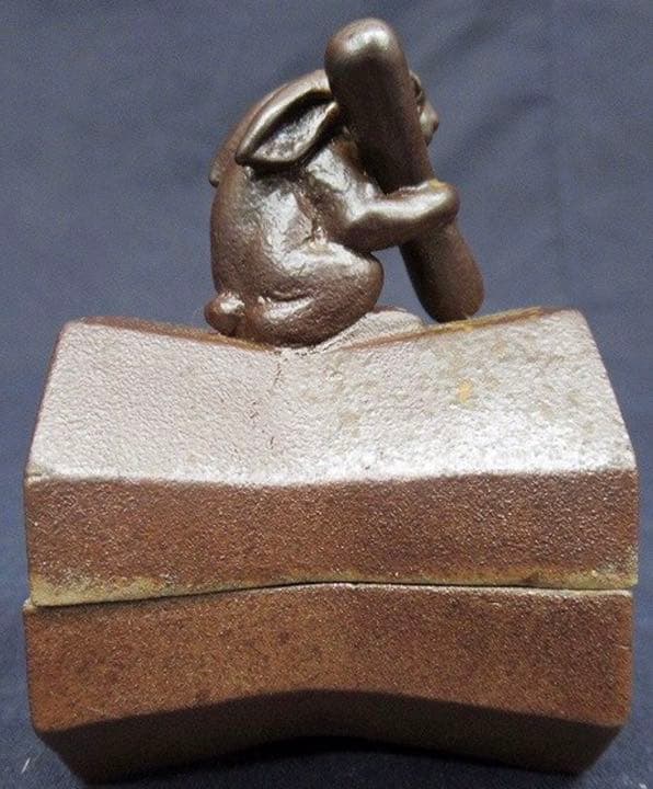 レアなデザイン　杵突きうさぎ備前焼　香合　兎　縦5㎝横4.6㎝高さ6.4㎝お茶会