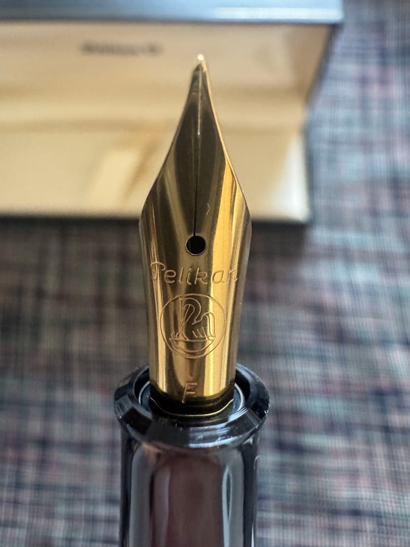 ペリカン 万年筆クラシックM200 F マーブルグリーン &インク（ブラック）