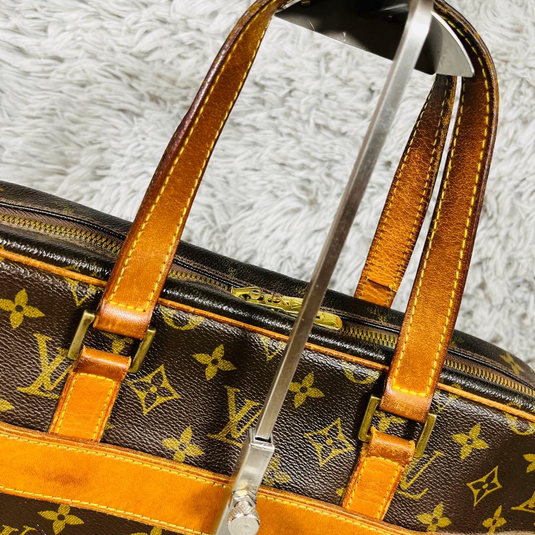 LOUIS VUITTON ポルト ドキュマン・ぺガス M53343