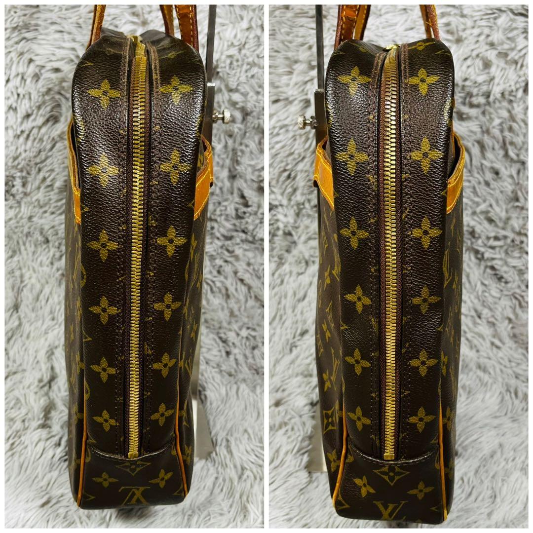 LOUIS VUITTON ポルト ドキュマン・ぺガス M53343