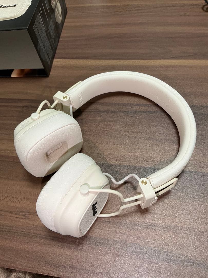 Marshall Major V ワイヤレスヘッドホン クリーム