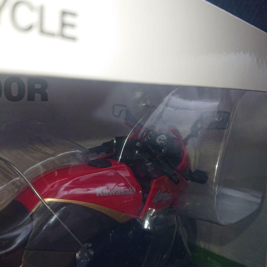 Kawasaki GPz900R 1/12スケールダイキャストバイク　赤/灰