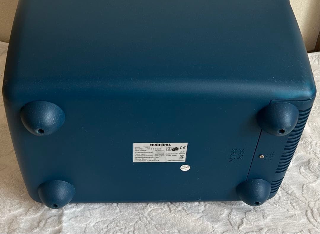 【値下げ】車載ポータブル温•冷蔵庫 20L モビクール 家庭用専用アダプター付き