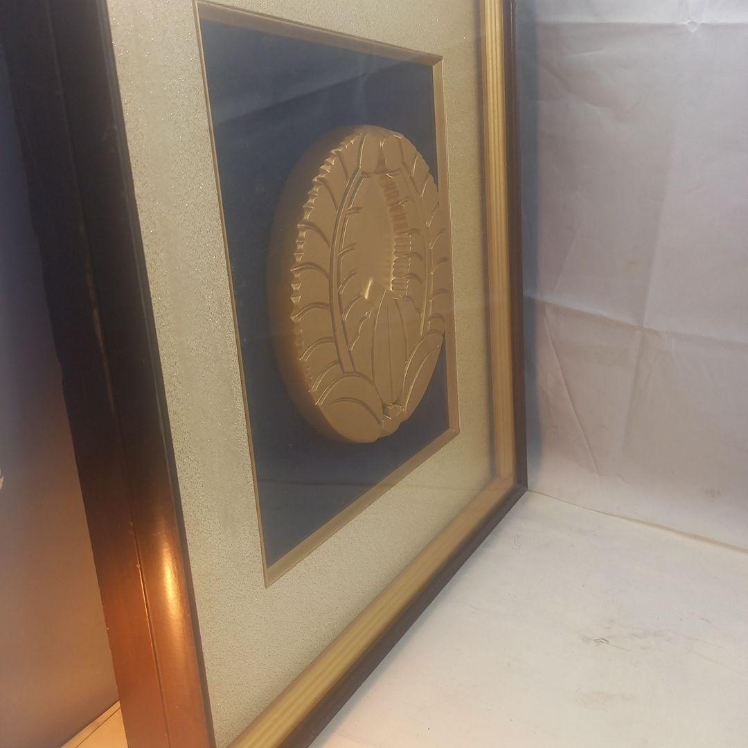 家紋「丸に抱き茗荷」置物