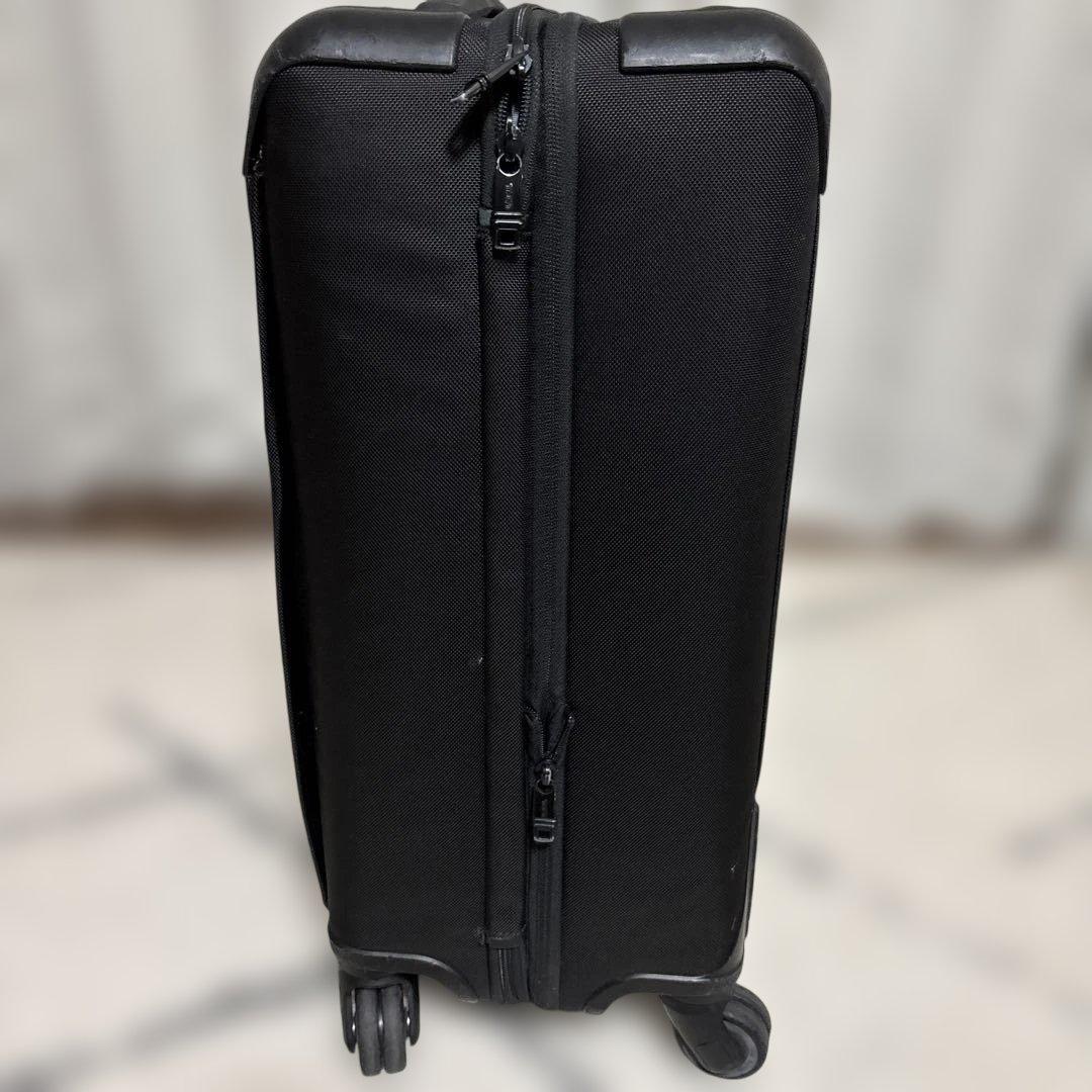 TUMI 22060 ALPHA2・4ウィール・キャリースーツケース ブラック