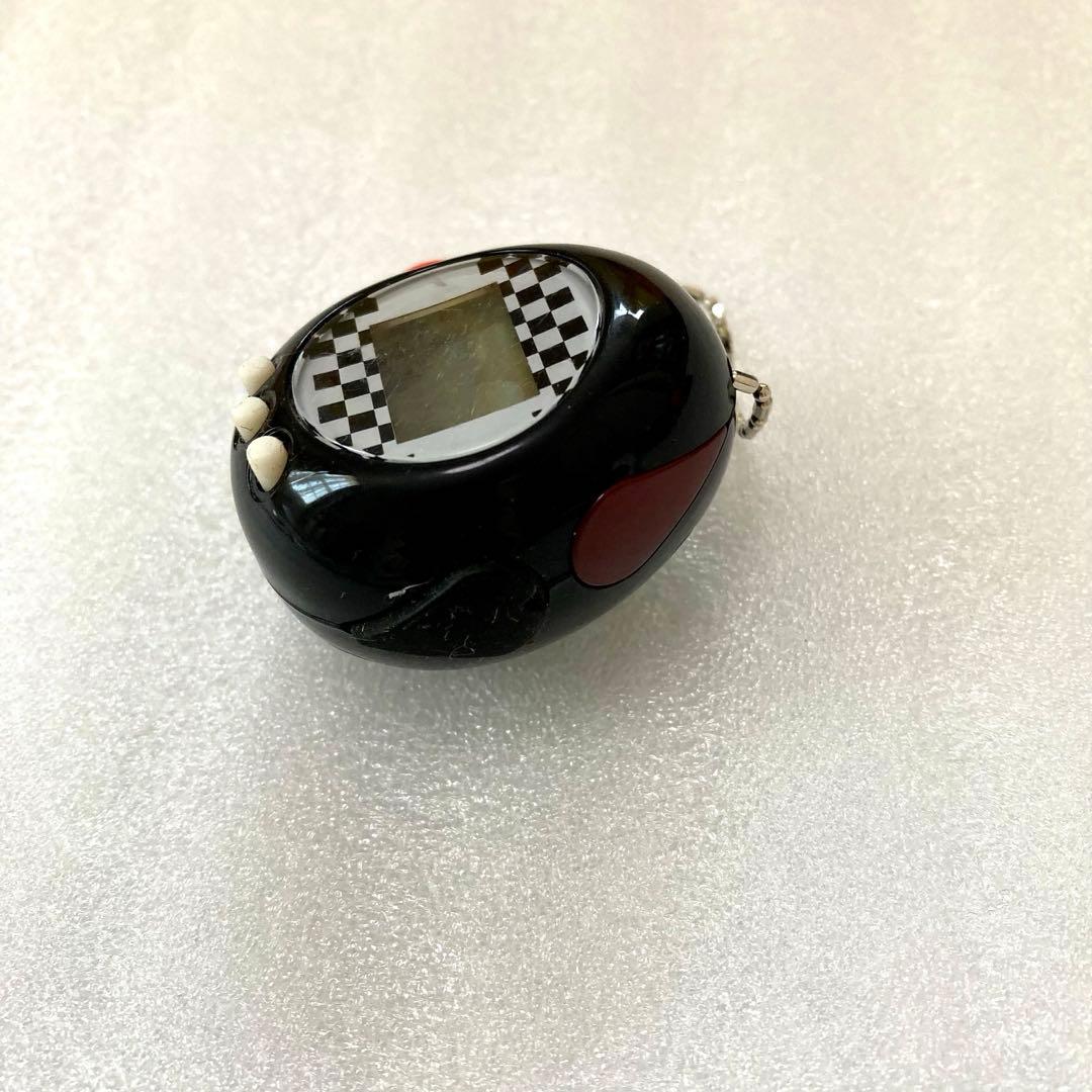 恋するたまごっちゅ black & white たまごっち 本体 キーホルダー