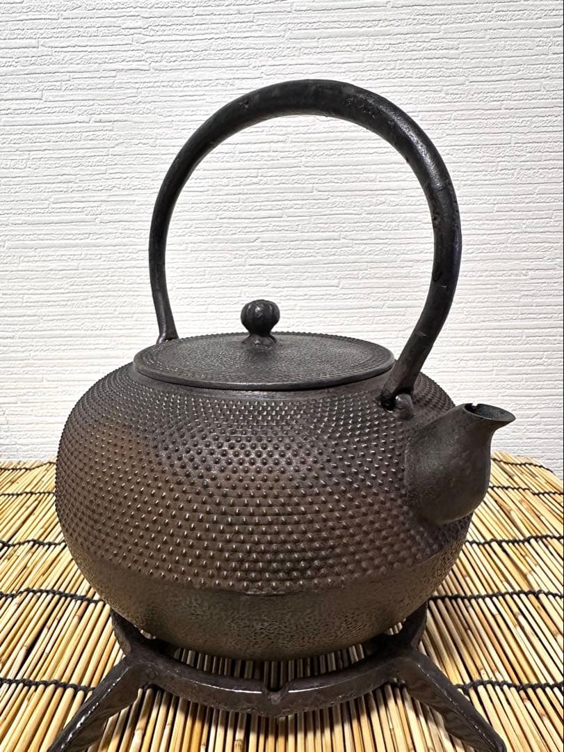 未使用品　南部松雲堂造　１５型アラレ　鉄瓶　南部鉄瓶　南部鉄器　鉄瓶