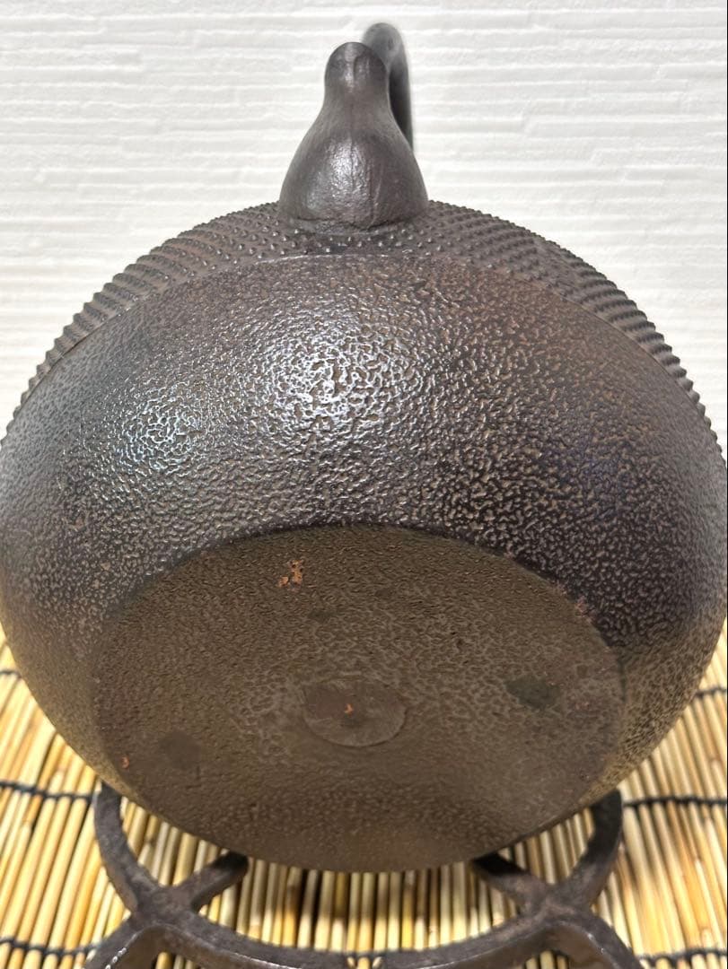 未使用品　南部松雲堂造　１５型アラレ　鉄瓶　南部鉄瓶　南部鉄器　鉄瓶