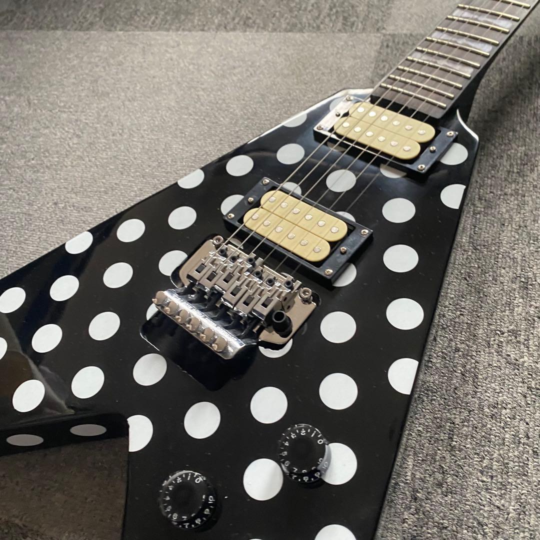 しんノーブランド ランディーローズ フライングV 黒/白 ポルカドット