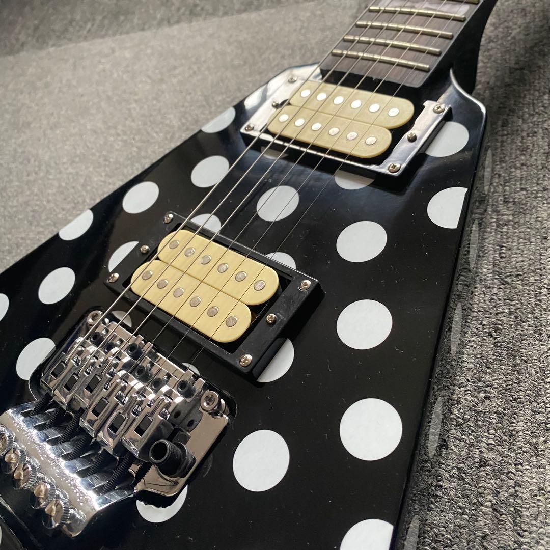 しんノーブランド ランディーローズ フライングV 黒/白 ポルカドット