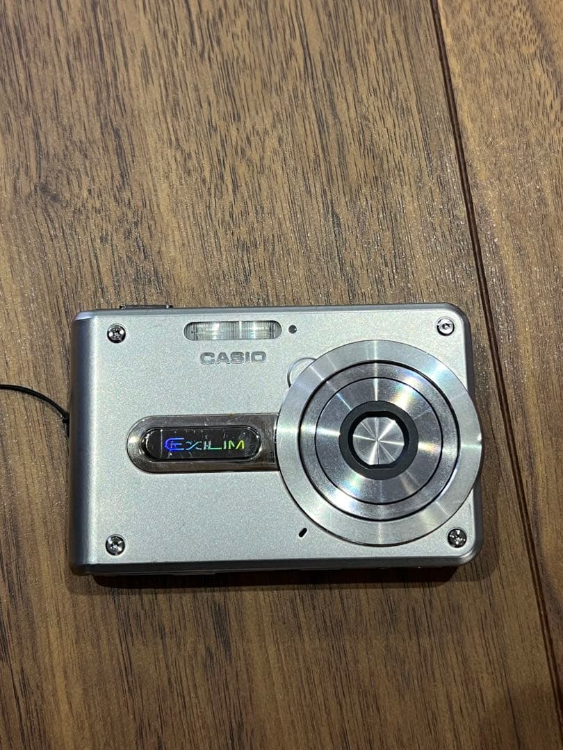 CASIO EXILIM EX-S100 シルバー 3.2MP