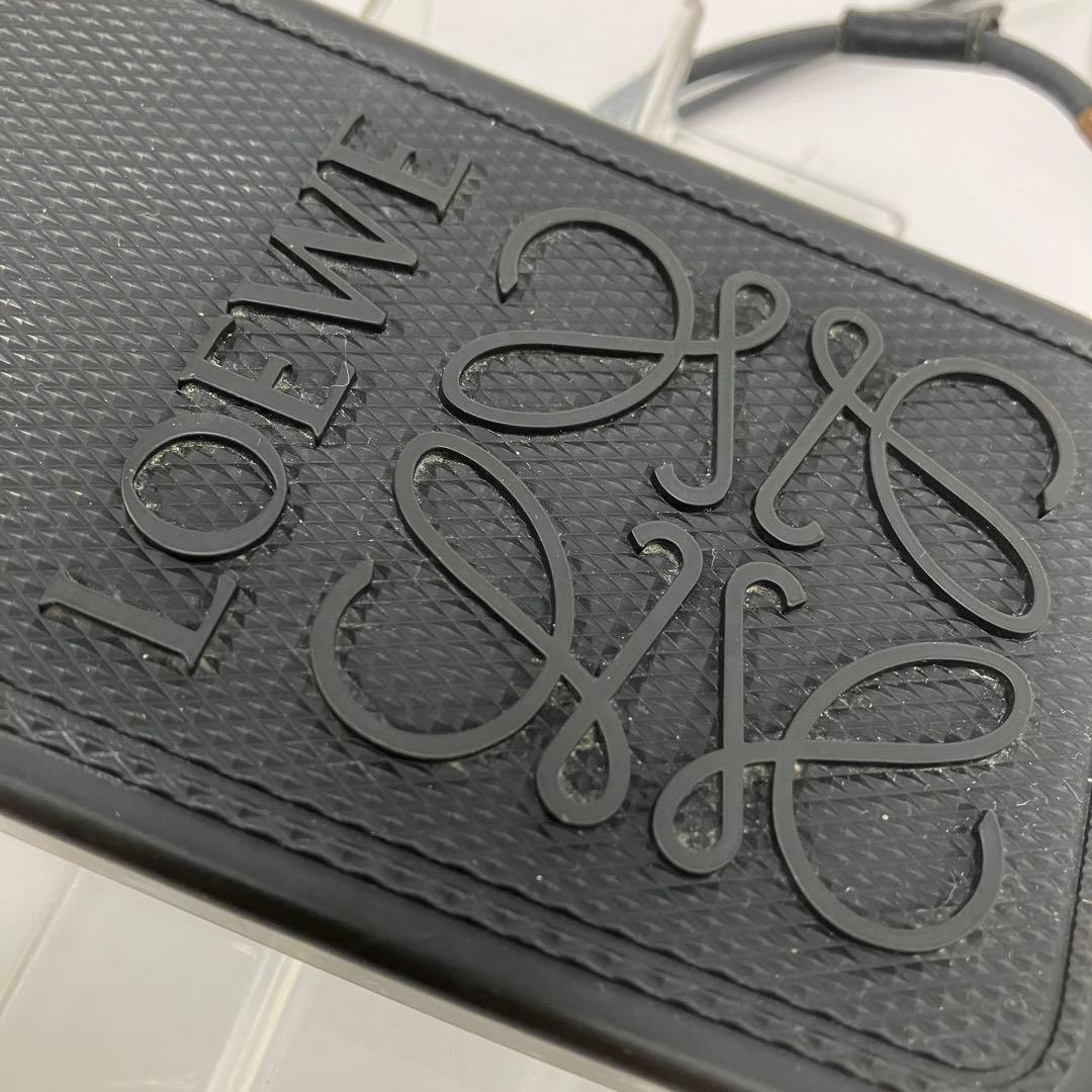 大人気☆ロエベ☆iPhone14pro maxケース☆アナグラム☆ストラップ☆黒