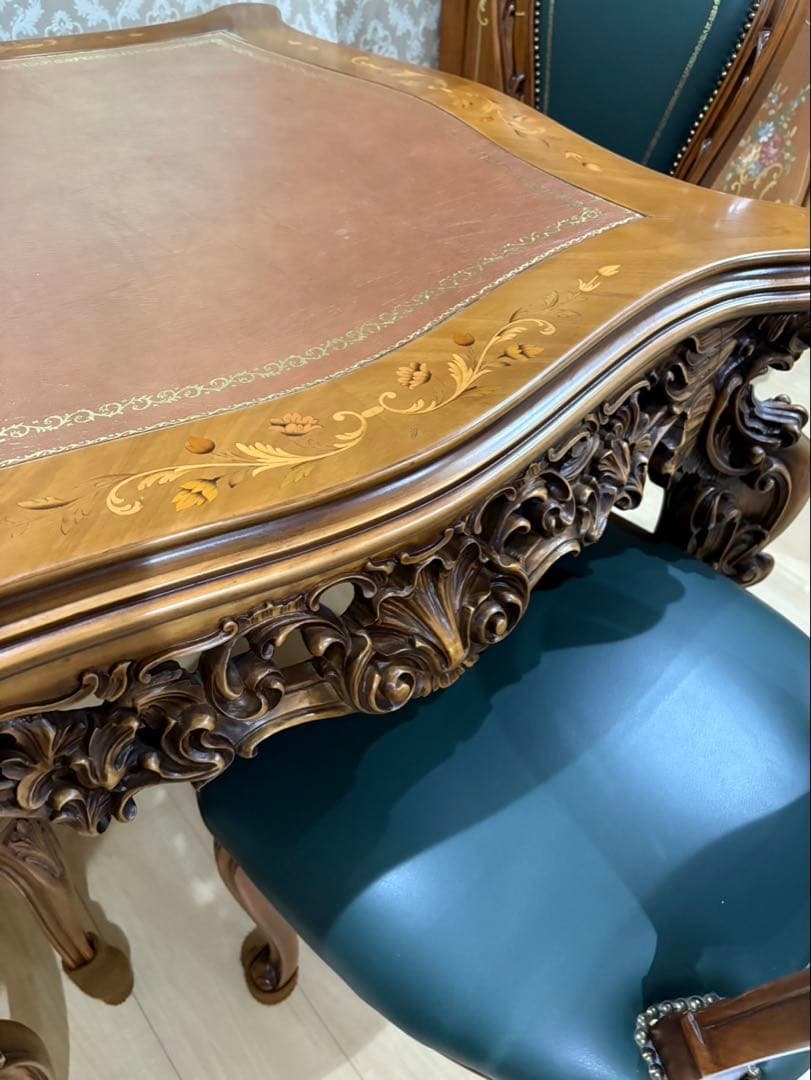 木製ダイニングテーブルセット（4脚付き）