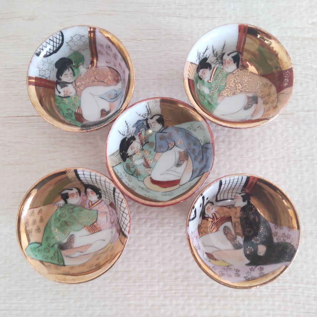 お値下げしました、九谷　春画　赤絵金彩　盃　徳利セット