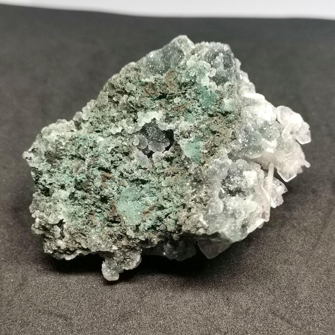 ブラックカルセドニー　ピンクスティルバイト