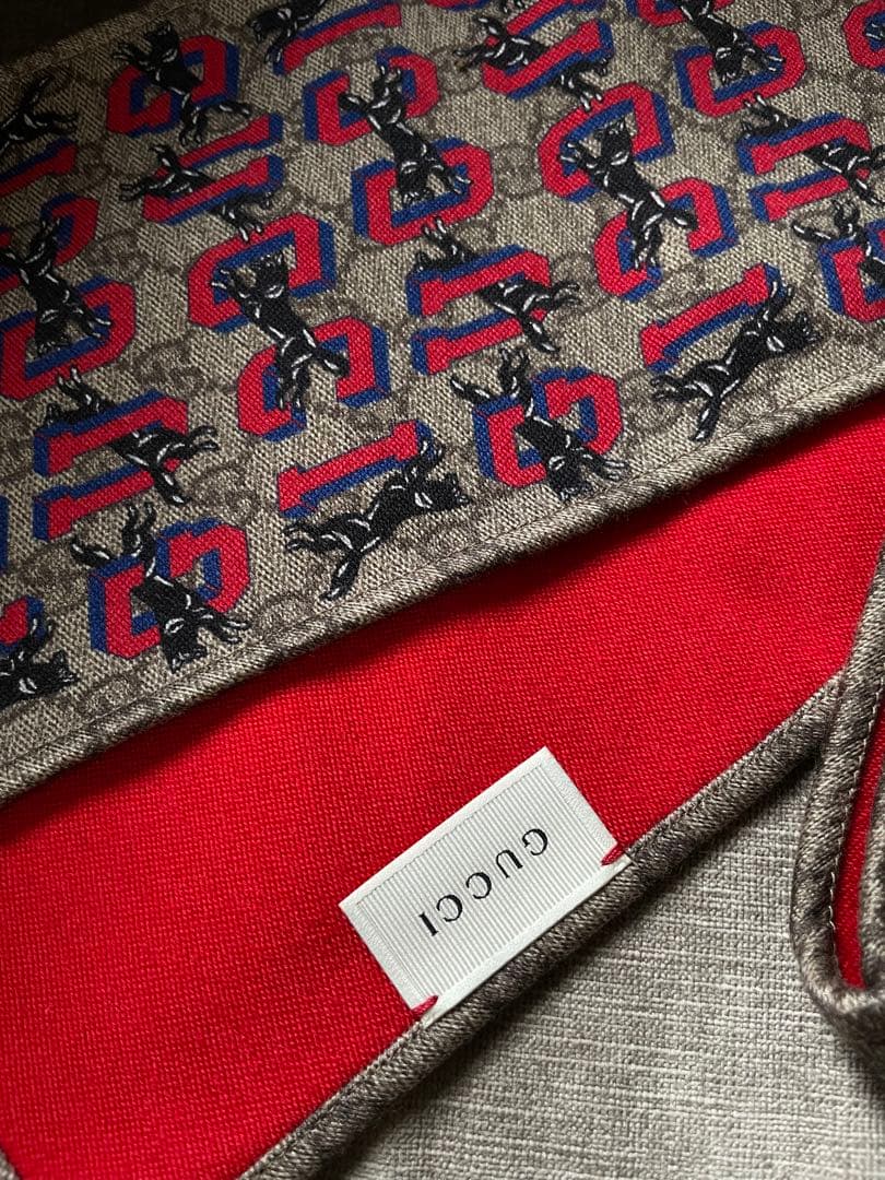 ☆新品同様GUCCI☆Leaping Wolf Logo Scarf