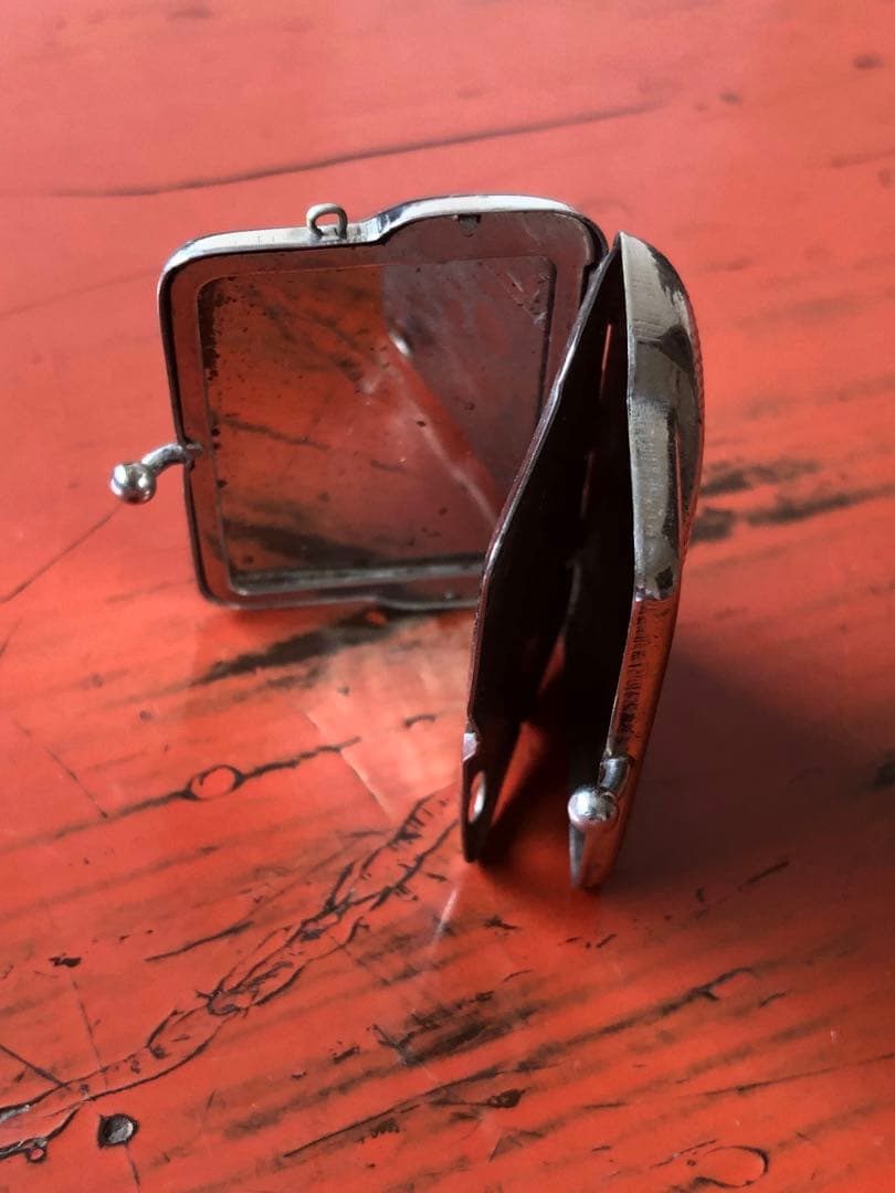 昭和レトロ　がま口形　仁丹ケース　カオール　金属製