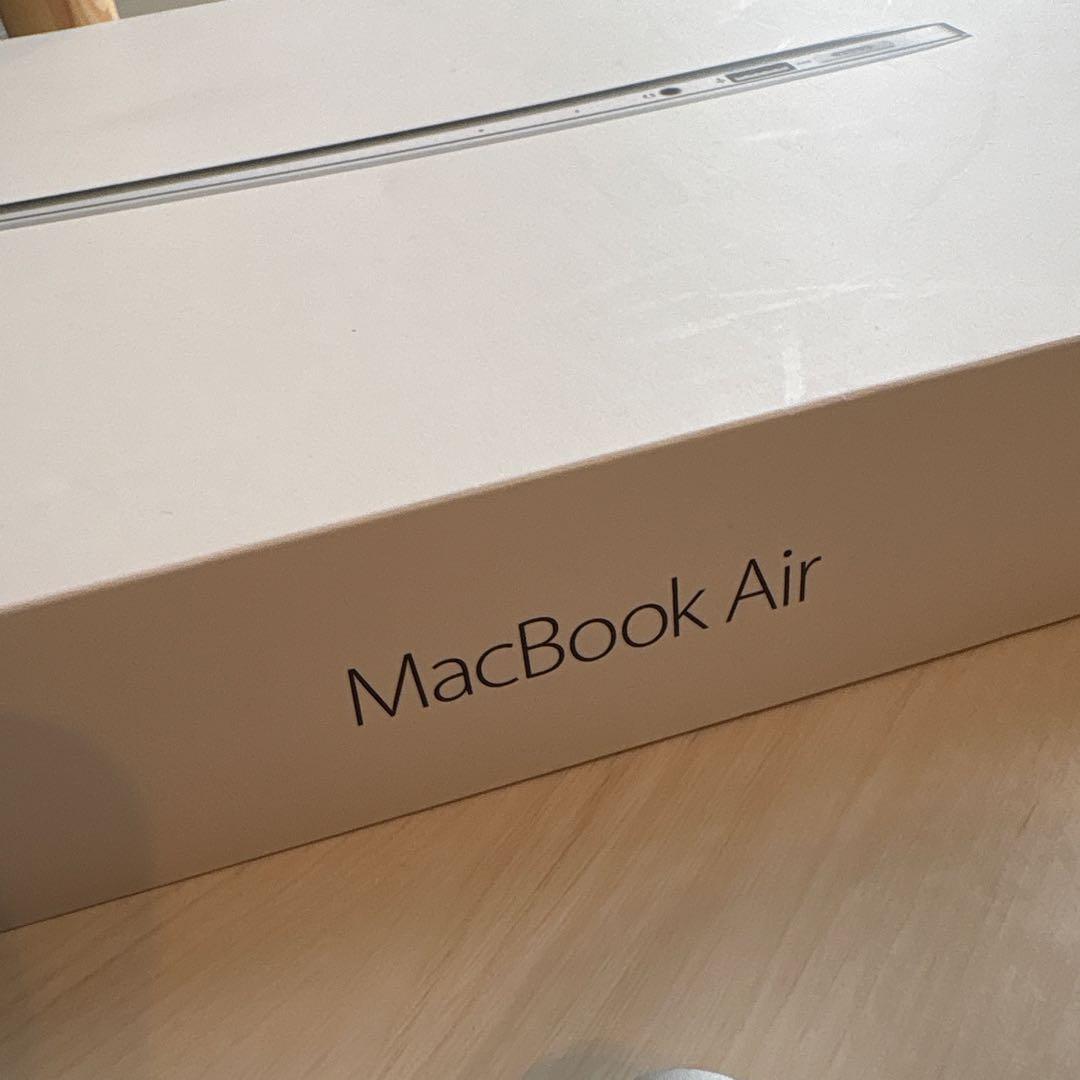 【Apple MacBook Air13】本体 充電器付属