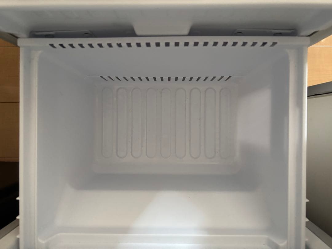 SHARP 冷蔵冷凍庫　2ドア