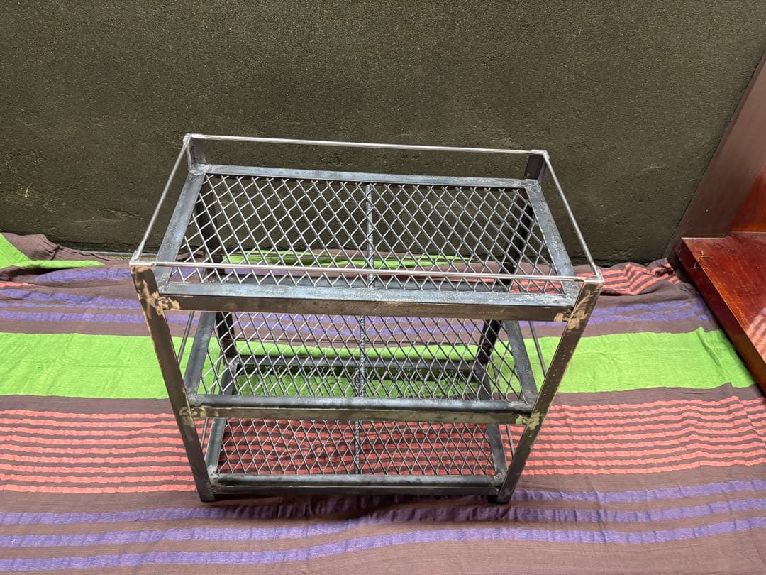 アイアンシェルフ３段棚　多肉植物　アガベ　植物棚　シャビー塗装