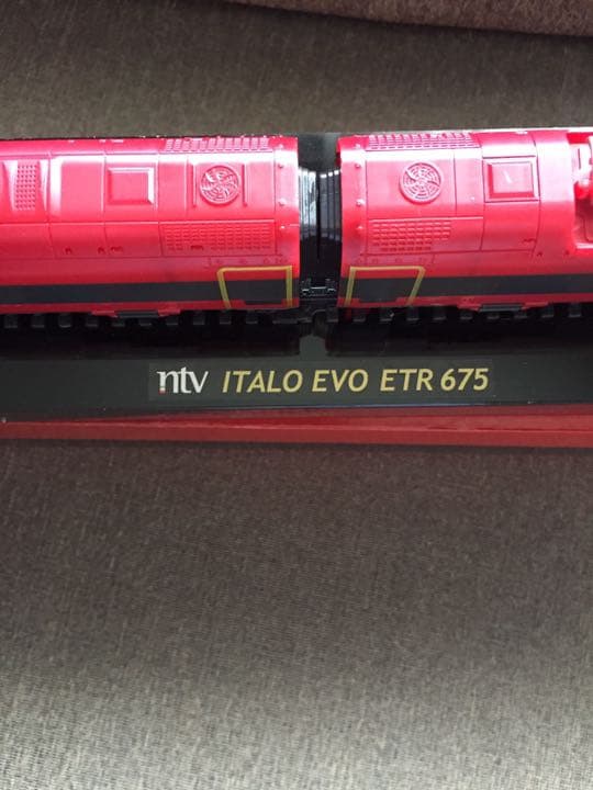 ITALO イタリア電車模型　レッド