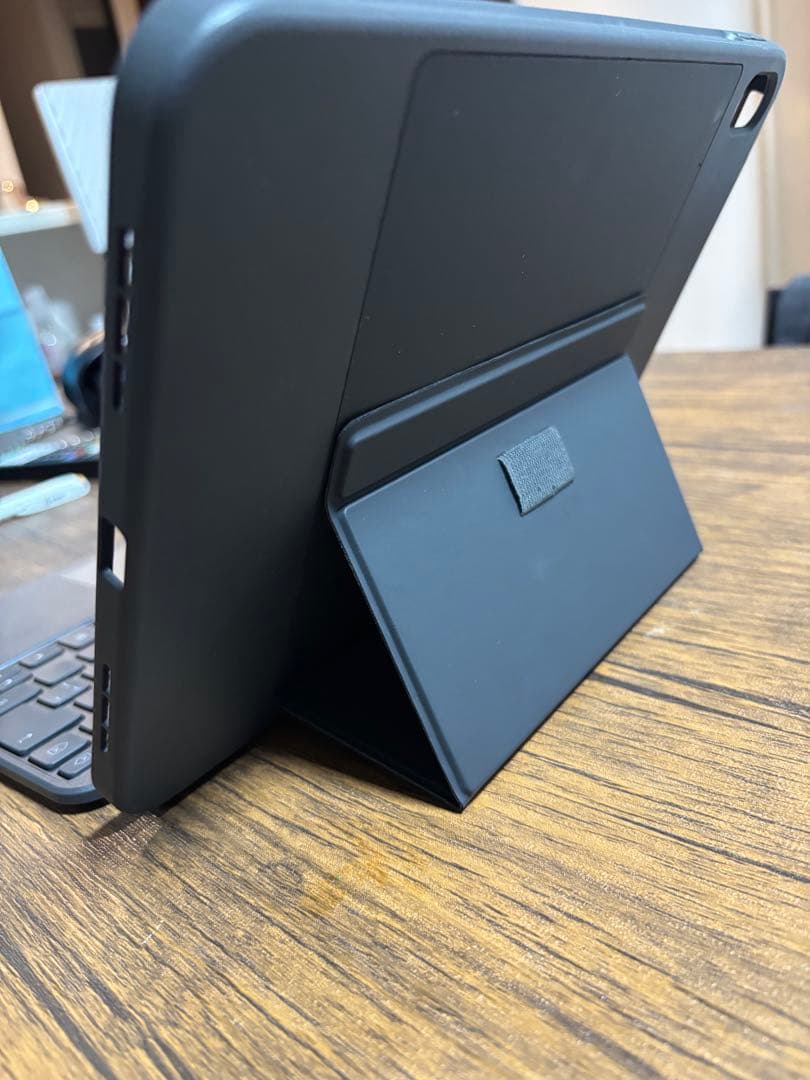 iPad (A16) 128GB Wi-Fiモデル+キーボード付きケース セット