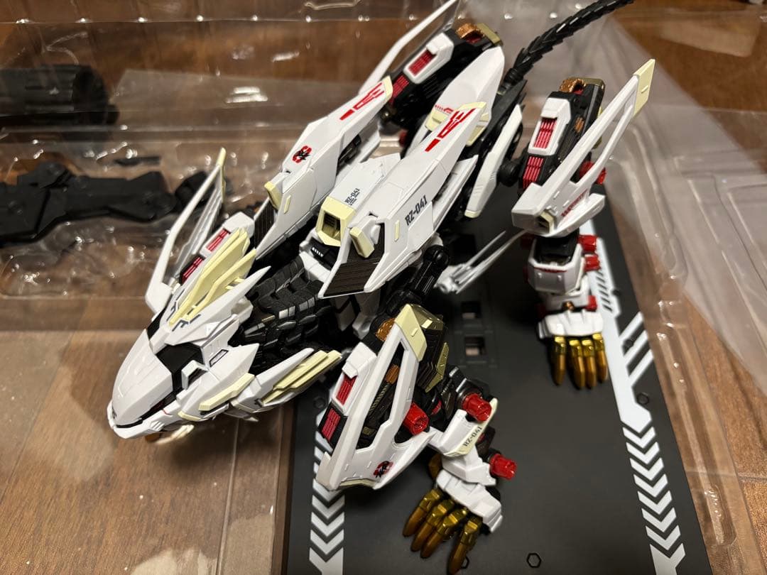 【新古品】超合金 RZ-041 ライガーゼロ 「ZOIDS ゾイド」