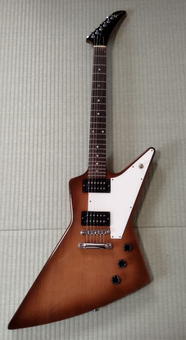 ギブソンエクスプローラー96製Limitid中古です。取りに来れる方のみ。