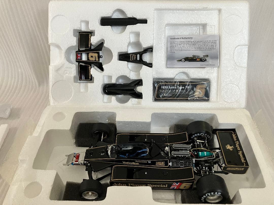 O⑧ ロータス78 ミニカー 1/18 ロニー・ピーターソン　JPS仕様