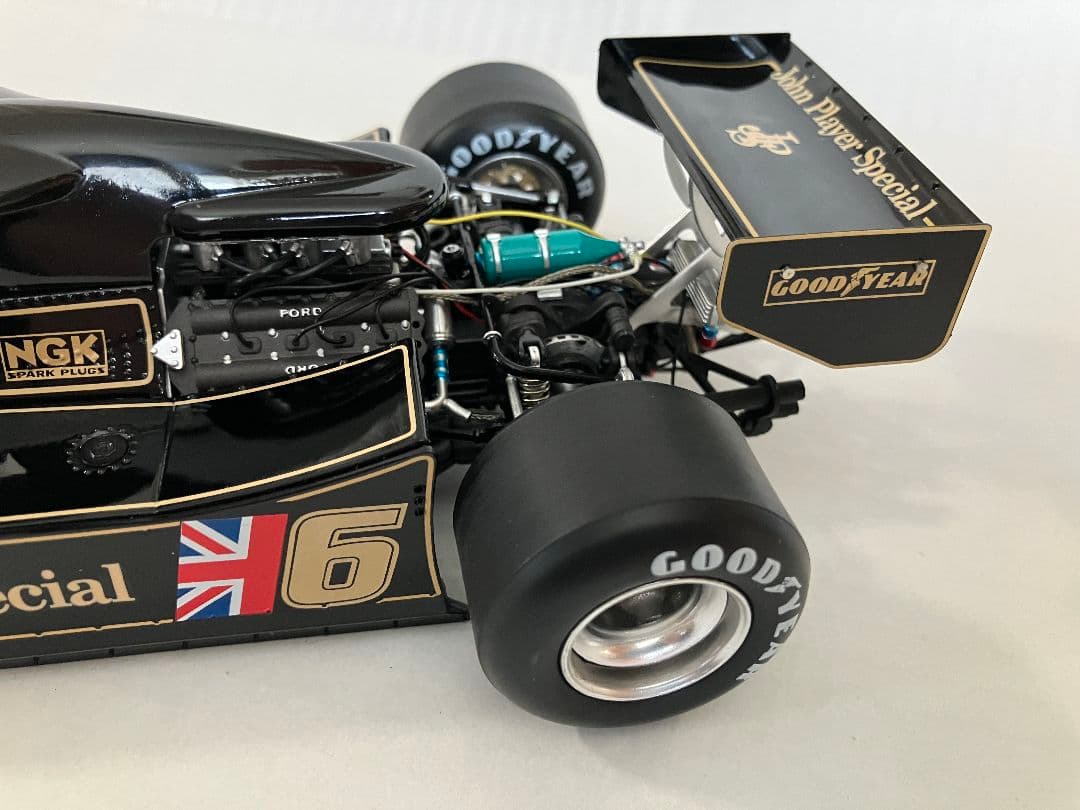 O⑧ ロータス78 ミニカー 1/18 ロニー・ピーターソン　JPS仕様