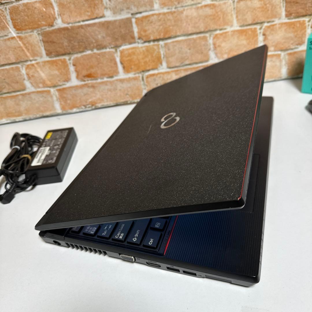 富士通ノート PC Corei5 SSD256GB メモリ16GB Win11