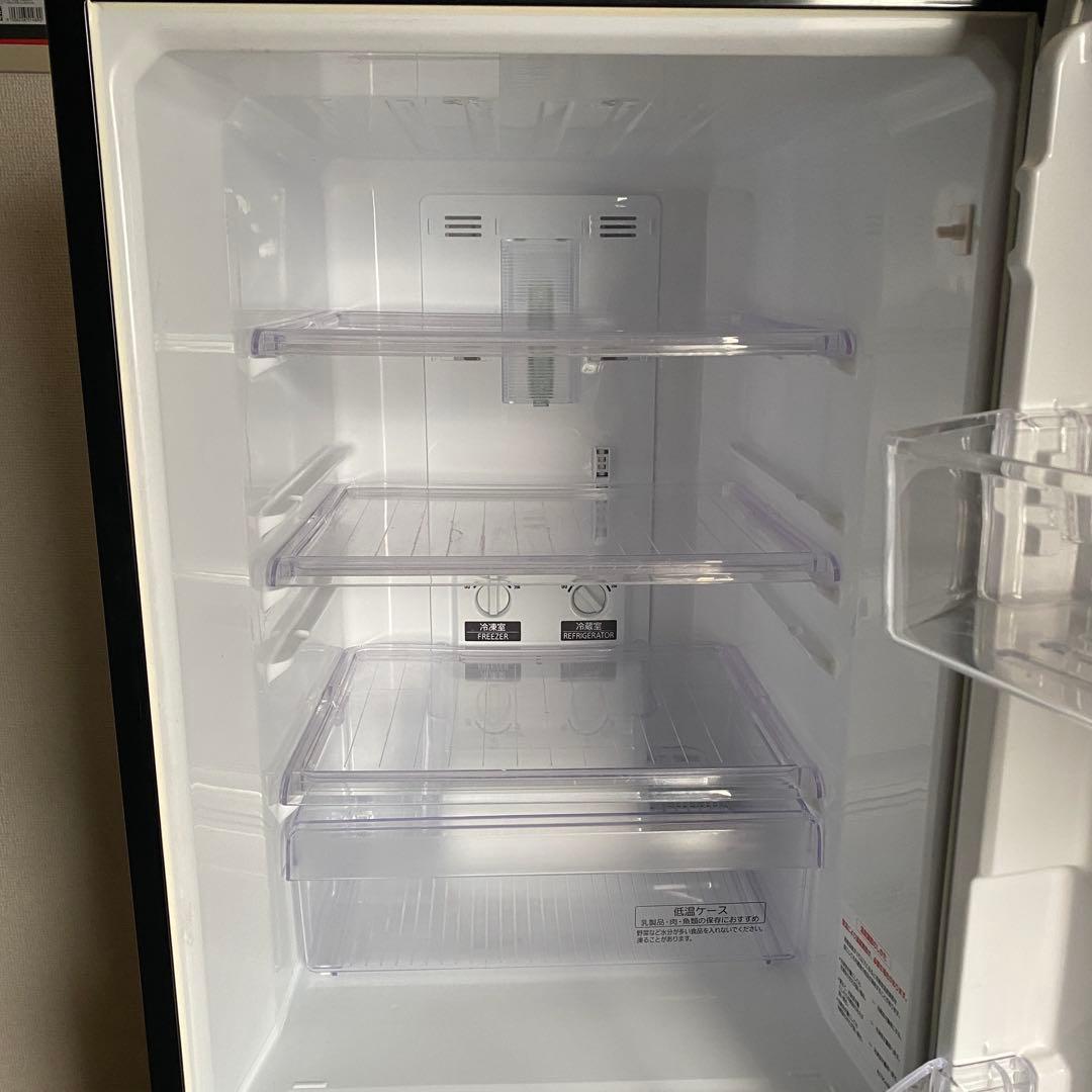 三菱ノンフロン冷凍冷蔵庫　146ℓ MR-P15Z-B1 床傷防止マット付き