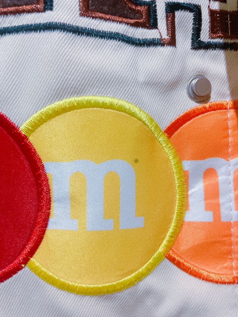 春先に❤️M&M's ロゴ入り ブルゾン