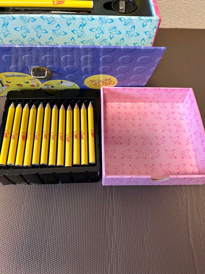 激レア　ピチューとピカチュウ 文具セット