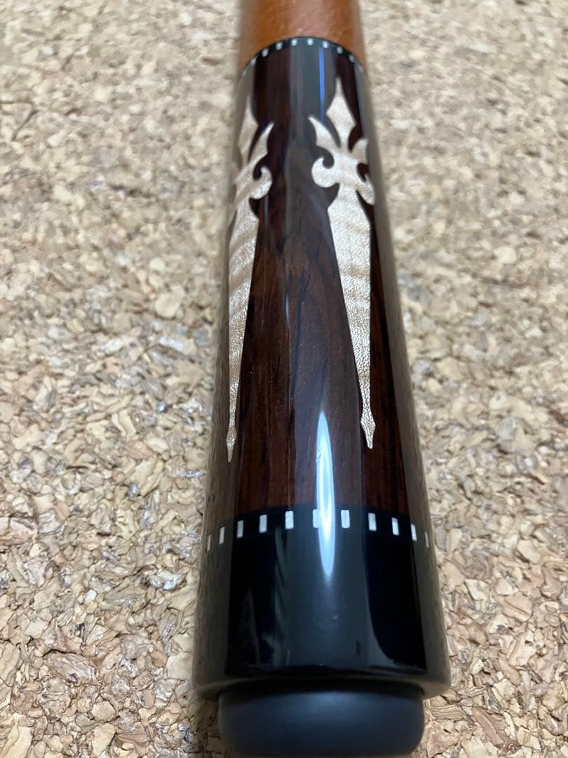 コグノセンティ　カスタムキュー