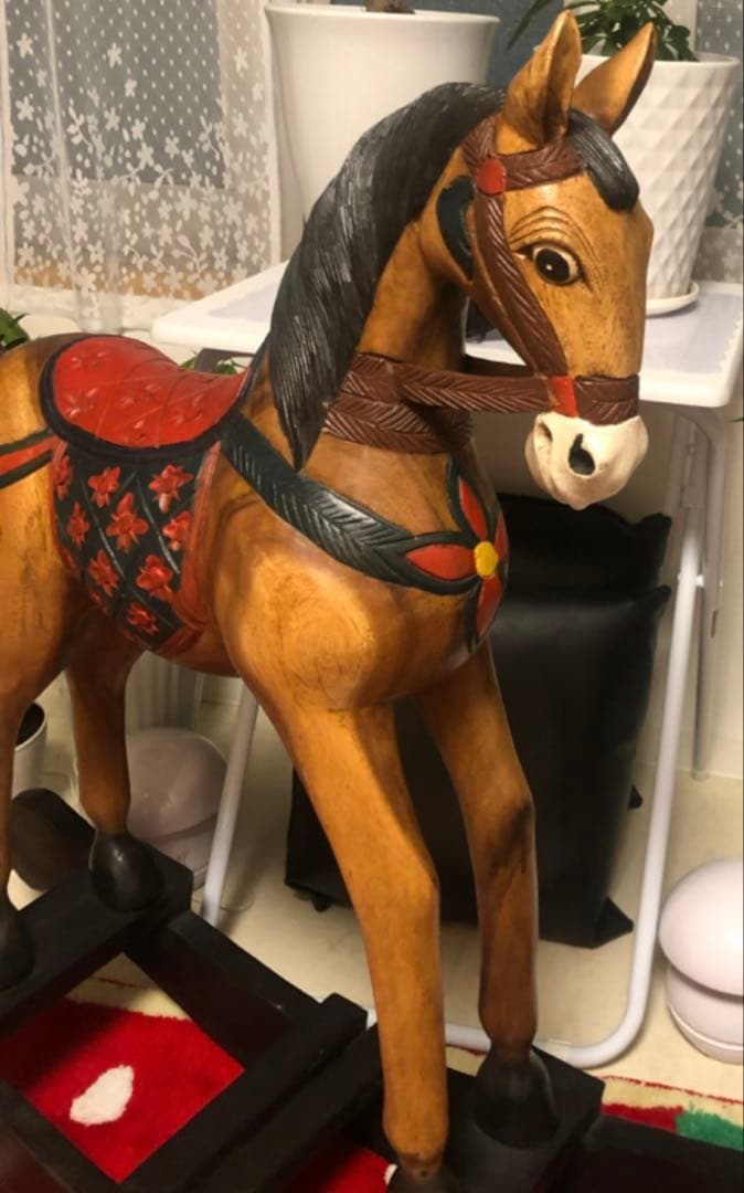 木製ロッキングホース 手彫り装飾付き