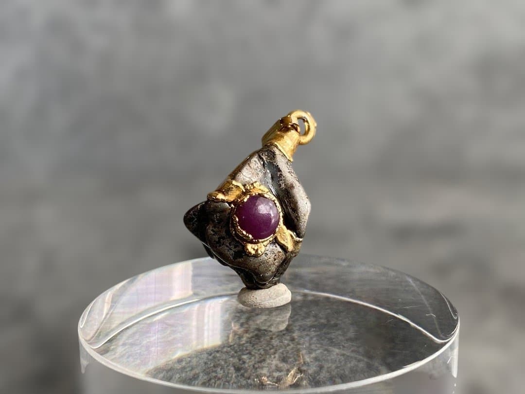 隕石ペンダント スギライト付き②