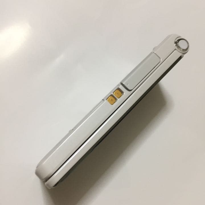 docomo P-01G ホワイト♡超美品♡本体、卓上ホルダ、充電器3点セット3