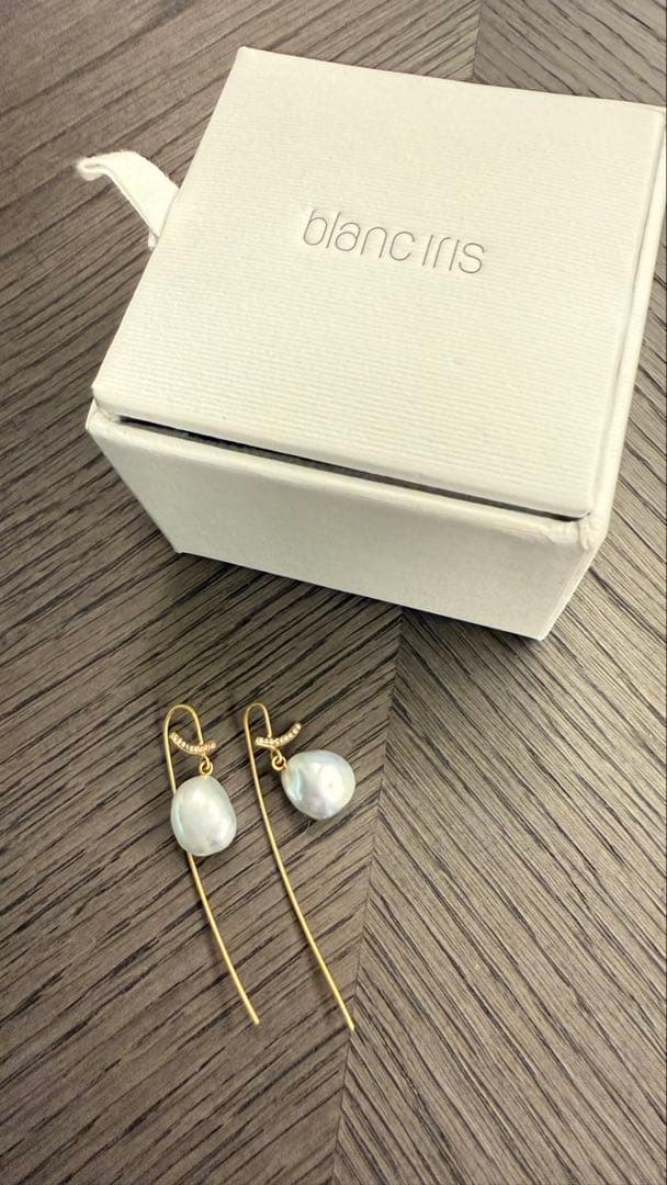 blanc iris パール付きピアス