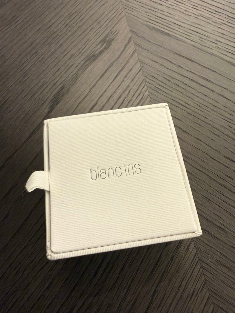 blanc iris パール付きピアス